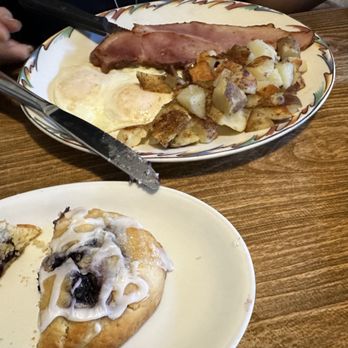 Brookfields Restaurant Sacramento - Ham steak breakfast - American Near Me - Sacramento, California