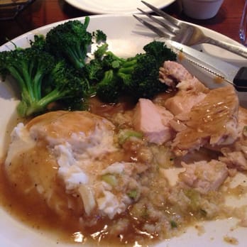 Mimi's Cafe - Looks good but very salty and broccoli tasteless. Food swimming in water and gravy - Breakfast & Brunch Near Me - Glendale, Arizona