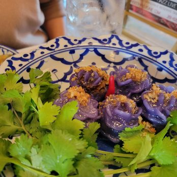 Kin Dee - Must order if you like peanuts! Super pretty dumplings - Thai Near Me - Houston, Texas