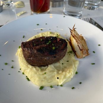 Pearl & Vine - Filet on bed of mashed potatoes - New American Near Me - Katy, Texas Pearl & Vine - Filet on bed of mashed potatoes - New American Near Me - Katy, Texas