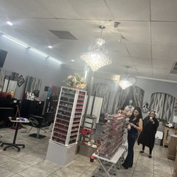 Judy's Hair & Nails - Whatttt
