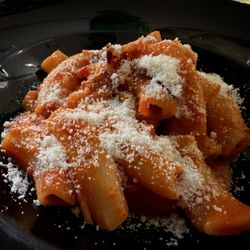 Il Canneto - Rigatoni all'amatriciana con guanciale croccante (€21)