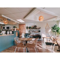 Humphrey's Coffee - Adorable interior