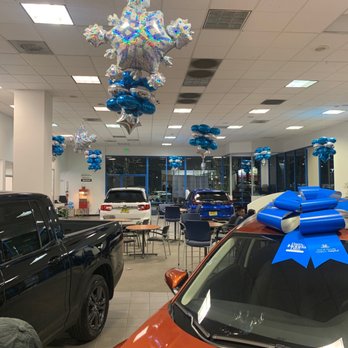 Honda Van Nuys - Inside of dealership - Car Dealers Near Me - Van Nuys, California