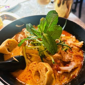 Laut - Curry Laksa Broth Soup - Thai Near Me - New York, New York