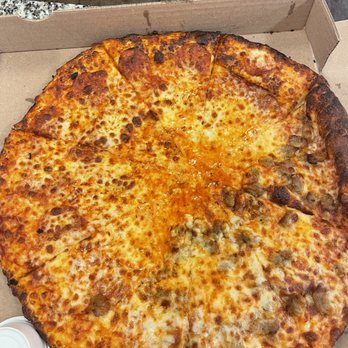 Stoner's Pizza Joint - The first pizza I was served, supposedly half pepperoni, half sausage. - Pizza Near Me - Columbia, South Carolina Stoner's Pizza Joint - The first pizza I was served, supposedly half pepperoni, half sausage. - Pizza Near Me - Columbia, South Carolina