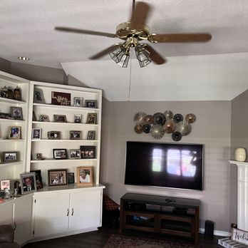 3 Buckets and a Brush - The other side of the living room..Gourgous - Painters Near Me - Wichita Falls, Texas 3 Buckets and a Brush - The other side of the living room..Gourgous - Painters Near Me - Wichita Falls, Texas