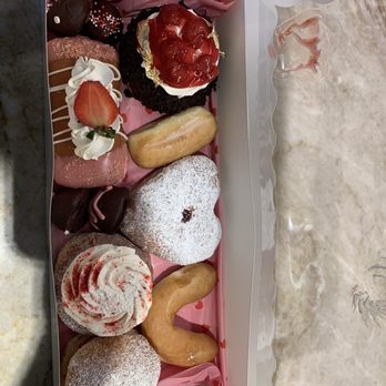 Blondie's Doughnuts - Donuts Near Me - Edgewater, Maryland Blondie's Doughnuts - Donuts Near Me - Edgewater, Maryland