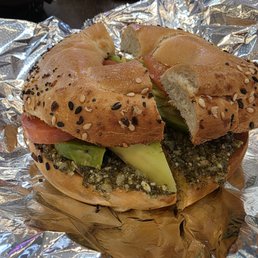 Avocado sandwich on bagel