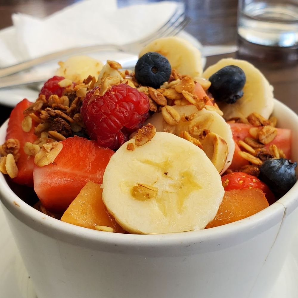 The Pitted Date - Fruit Bowl - Vegan Near Me - Playa del Carmen, ROO