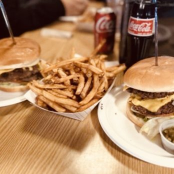 Manny's Restaurant - Burgers Near Me - Victorville, California Manny's Restaurant - Burgers Near Me - Victorville, California