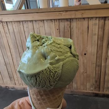Dave’s McCully - Green Tea Ice cream - Ice Cream & Frozen Yogurt Near Me - Honolulu, Hawaii
