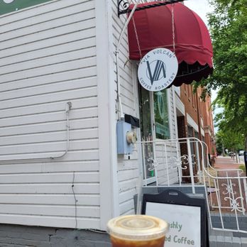 Via Volcan Coffee - Little spot just off King St - Coffee Roasteries Near Me - Alexandria, Virginia