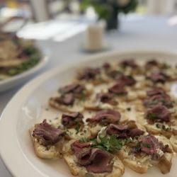 Luisa's Catering - Filet Mignon Crostini