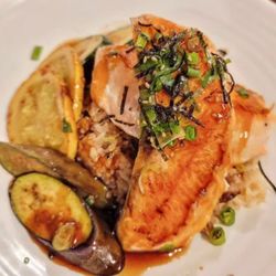 Waikele Country Club Restaurant - My daughter loved their teri salmon
