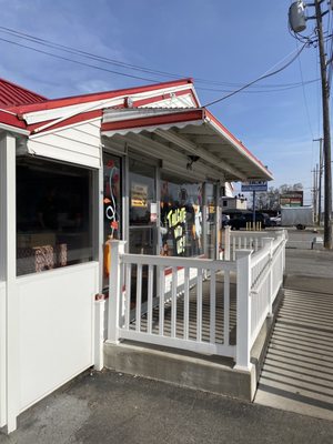 Lee's Famous Recipe Chicken PLYMOUTH MICHIGAN by null