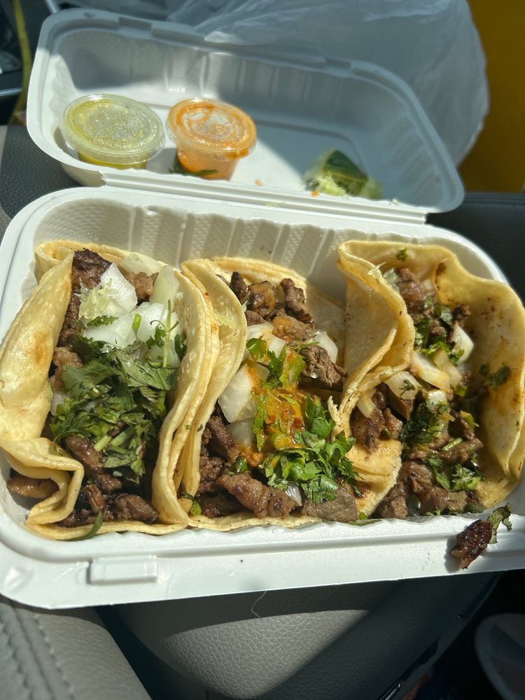 Ashly’s Tacos Y Pupuseria