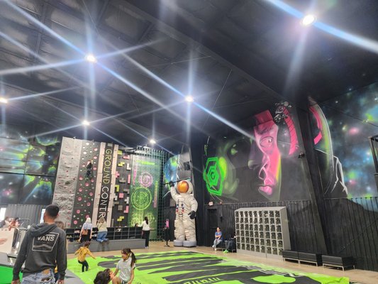 Ground Control Trampoline Park San Antonio by null