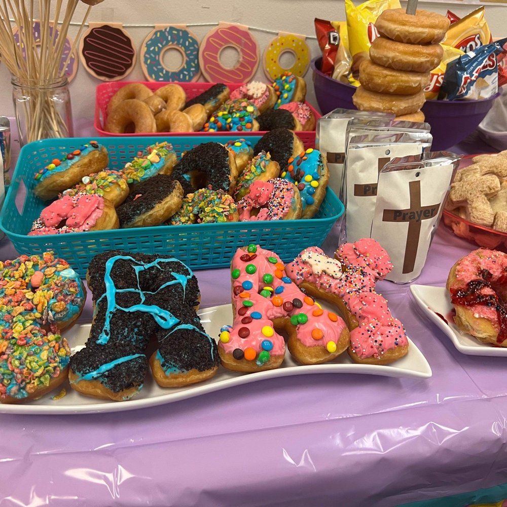 Robin’s Snowflake Donuts & Cafe - Donuts Near Me - Spring, Texas Robin’s Snowflake Donuts & Cafe - Donuts Near Me - Spring, Texas