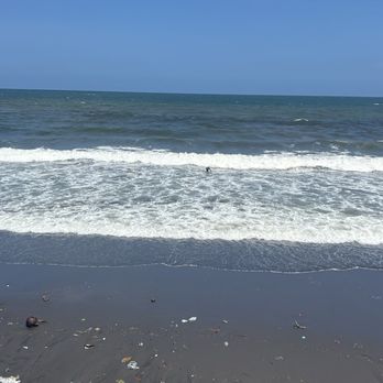 Mergrande Ocean Resort - Trash on to e beach - Resorts Near Me - Davao City, DAS