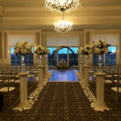 Flowers By Impressions - Beautiful aisle decor