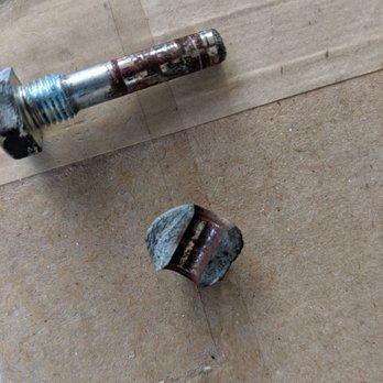 KT's Auto Repair - End of shift rail and the rail pin. - Auto Repair Near Me - Honolulu, Hawaii KT's Auto Repair - End of shift rail and the rail pin. - Auto Repair Near Me - Honolulu, Hawaii