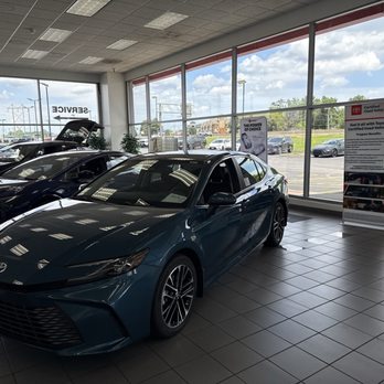 Newbold Toyota - Car Dealers Near Me - O Fallon, Illinois