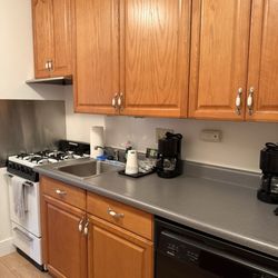 Novato Temporary Quarters - Shared kitchen between single rooms