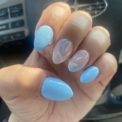 Lavysh Nails Lounge - Full set gel w/ acrylics