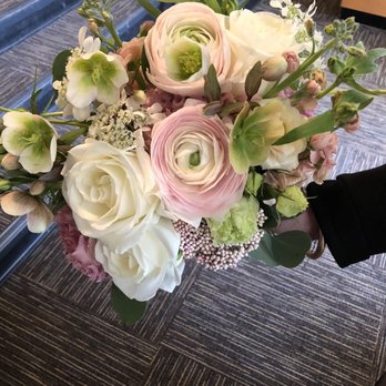 Flowers' Edge - Florists Near Me - Cutchogue, New York Flowers' Edge - Florists Near Me - Cutchogue, New York