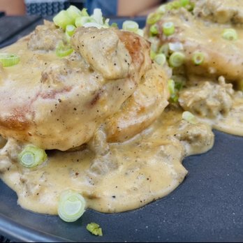The Brookdale - Biscuits and Gravy - Bars Near Me - Bloomfield, New Jersey
