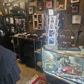 Memento Mori - Antiques Near Me - Los Angeles, California Memento Mori - Antiques Near Me - Los Angeles, California
