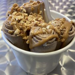 The Spot 4 Degrees - Rolled chocolate ice cream with peanut butter and peanuts