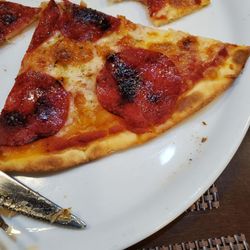 Frank4 - Pizza with salami