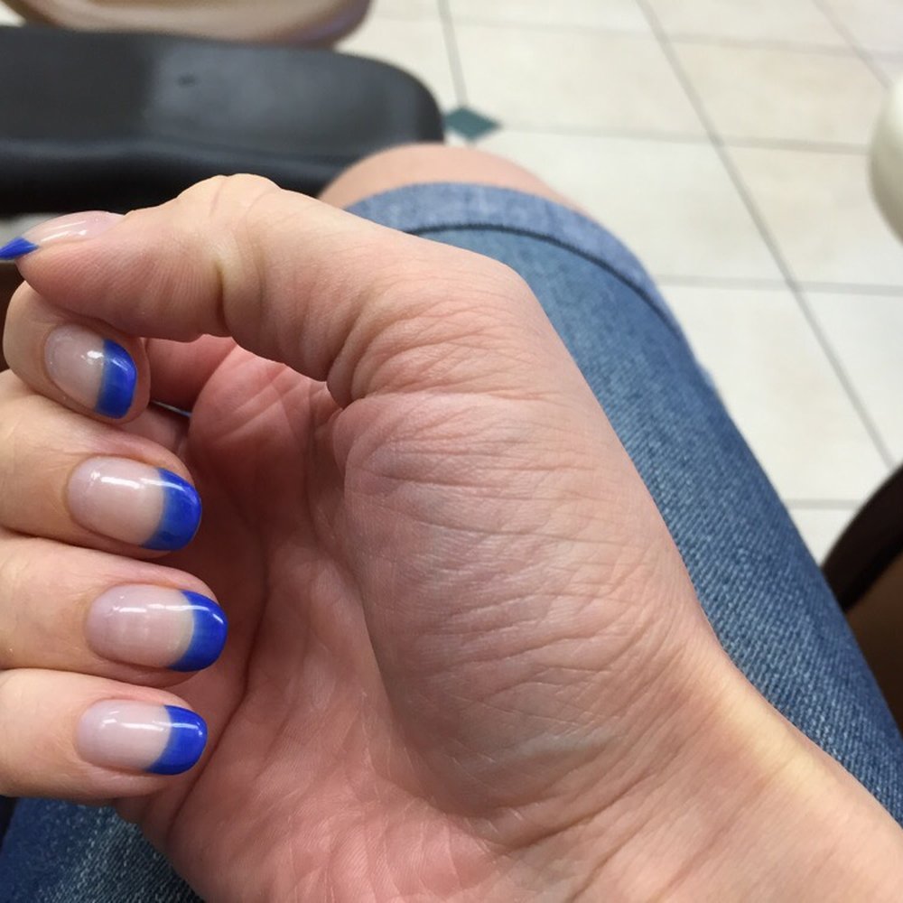 In Style Nails - 3 weeks after getting them done! - Nail Salons Near Me - Studio City, California