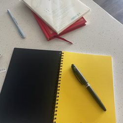 Maomi Bookstore