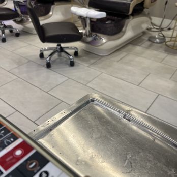 Levue Nails & Spa - Nail Salons Near Me - Redmond, Washington