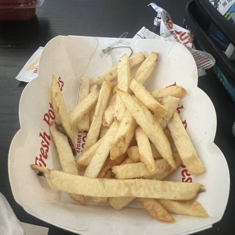 In-N-Out Burger - Bug in the fries - Burgers Near Me - Avondale, Arizona In-N-Out Burger - Bug in the fries - Burgers Near Me - Avondale, Arizona