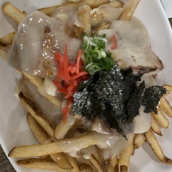 Yuugi Izakaya - Ramen poutine - Japanese Near Me - Toronto, Ontario Yuugi Izakaya - Ramen poutine - Japanese Near Me - Toronto, Ontario
