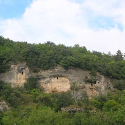 Sites préhistoriques et grottes ornées de la vallée de la Vézère - Les Eyzies Village troglodyte