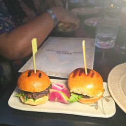 Waygu sliders were okay like a 4, nothing special Waygu sliders were okay like a 4, nothing special