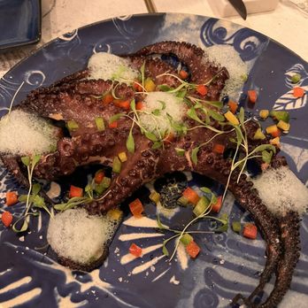 Ö Tascö - Whole octopus - Portuguese Near Me - Porto, 13
