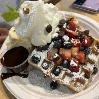 Waffle and Berry - Berries and Cream with a chocolate chip waffle - Waffles Near Me - Honolulu, Hawaii