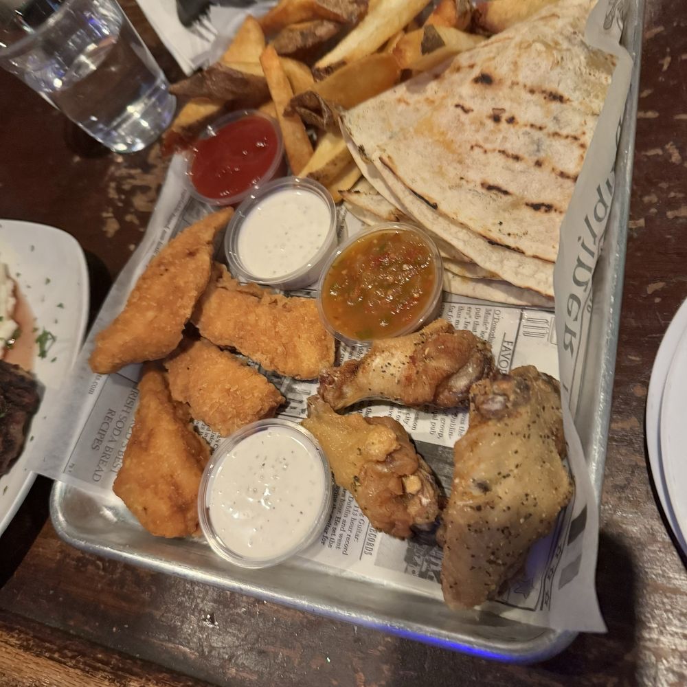 Ireland's 32 - Dive Bars Near Me - Van Nuys, California
