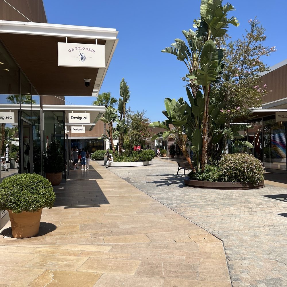 THE BEST 10 OUTLET STORES near SANT BOI DE LLOBREGAT, BARCELONA, SPAIN -  Updated 2026 - Hours - Yelp