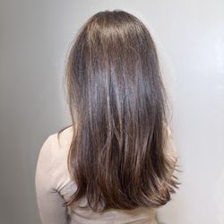 Luna Locks Salon - Full, healthy-looking fine hair starts with the right shape. A full perimeter with soft movement at Luna Locks in Waltham, MA.