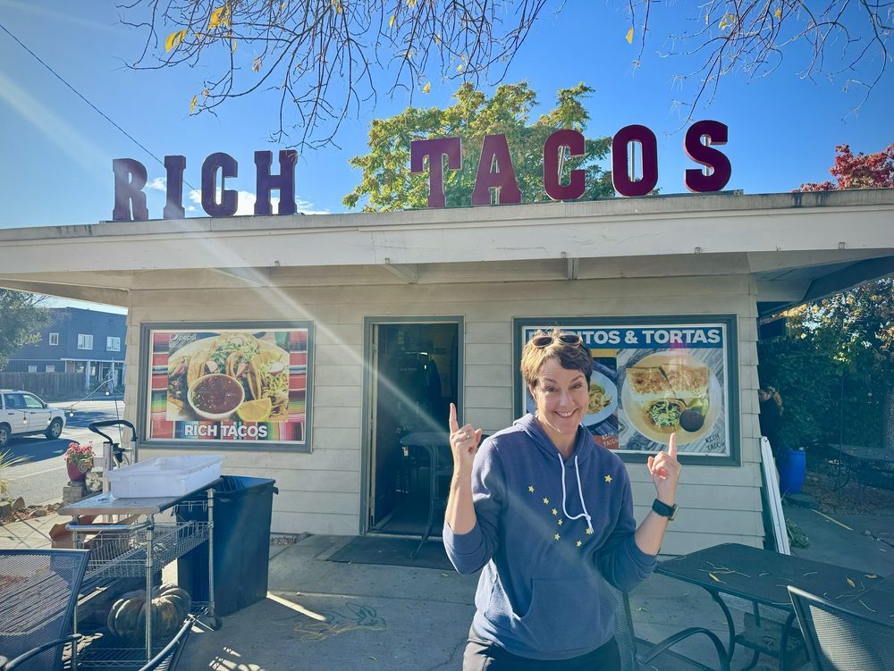 Rich Tacos Logo