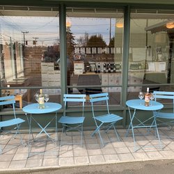 Cloudlift Cellars - Outdoor patio