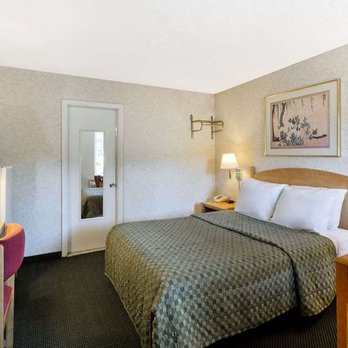 Knights Inn Bartonsville - 1 Double Bed Room - Hotels Near Me - Bartonsville, Pennsylvania Knights Inn Bartonsville - 1 Double Bed Room - Hotels Near Me - Bartonsville, Pennsylvania
