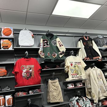 HIBBETT SPORTS - Updated April 2025 - 43 Photos - 110 B Pavilion Pkwy